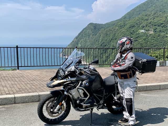 japan motorcycle tours ninjatours nishi izu shorenji lake stop by side of the road