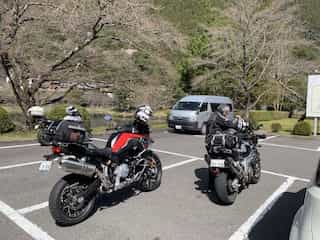 japan motorcycle tour ninjatours wakayama yunoyama parking lot