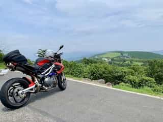 Japan Motorcycle Tours ninjatours mt fuji mountain plateau parking lot view