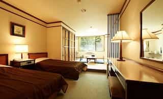 Ninjatours Japan Motorcycle Tour Hachimantai deluxe accommodations ryokan hot springs Japanese style room 