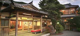 Japan motorcycle tour ninjatours Shimizu ryokan beautiful building view at afternoon