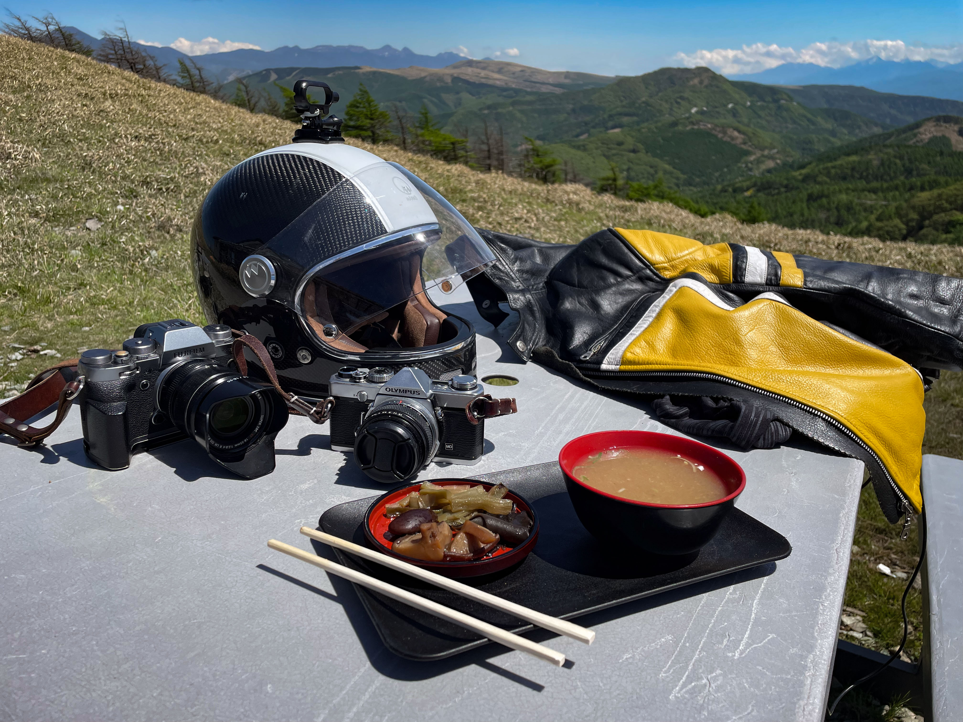 Japan Motorcycle Tours Ninjatours MT-09 roadside  venus line road