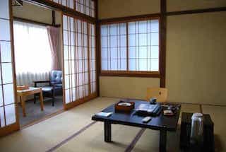 Japan motorcycle tour ninjatours Tokyo Kiso ryokan traditional bedroom