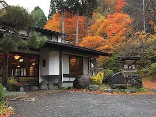 Japan motorcycle tour ninjatours Tokyo Kiso ryokan entrance